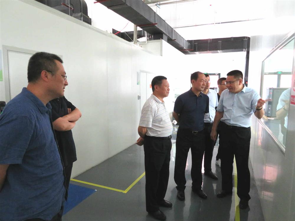 史同偉董事長到晶正電子調研