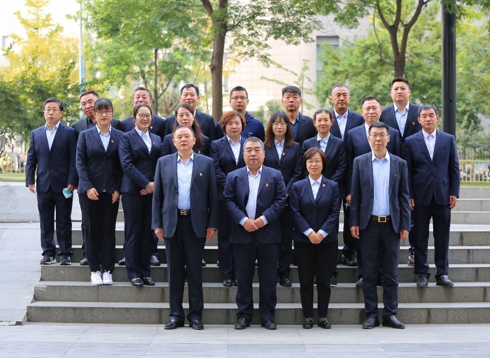 多元團隊凝合力，同舟共濟揚帆起
